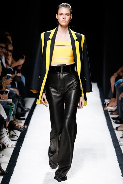 Look 11